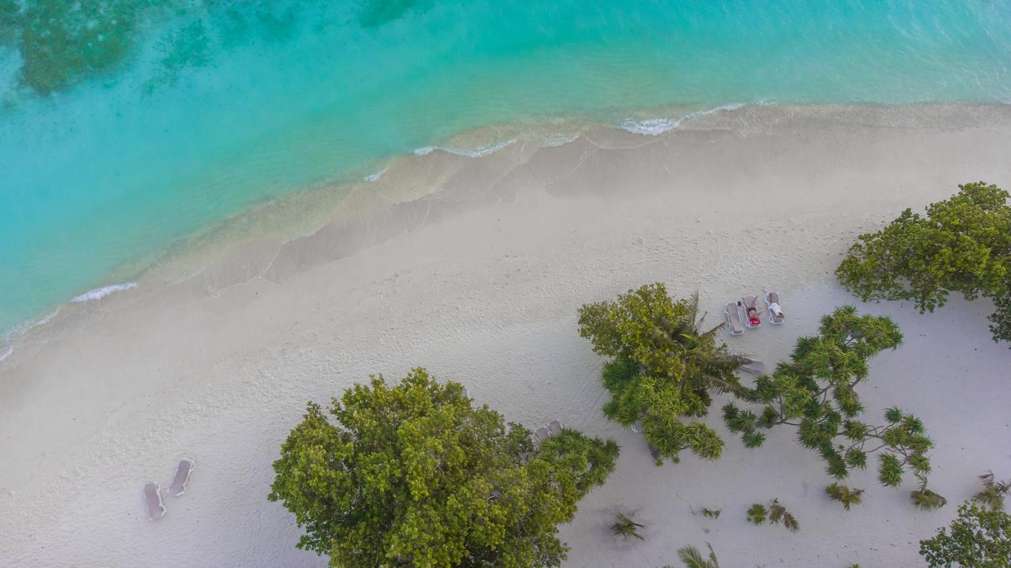 Tranquila Beach Hotel Rasdhoo Екстер'єр фото
