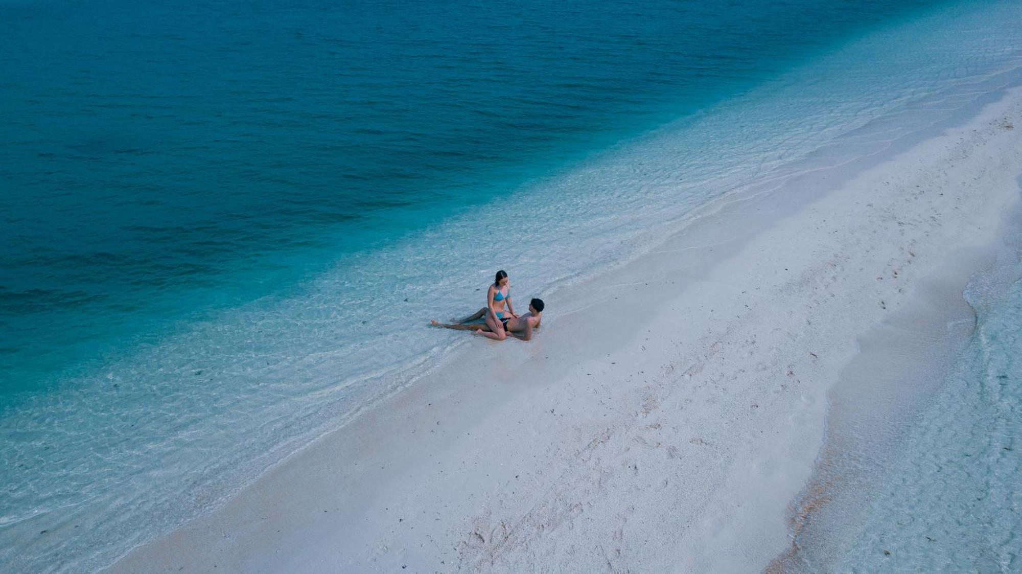 Tranquila Beach Hotel Rasdhoo Екстер'єр фото