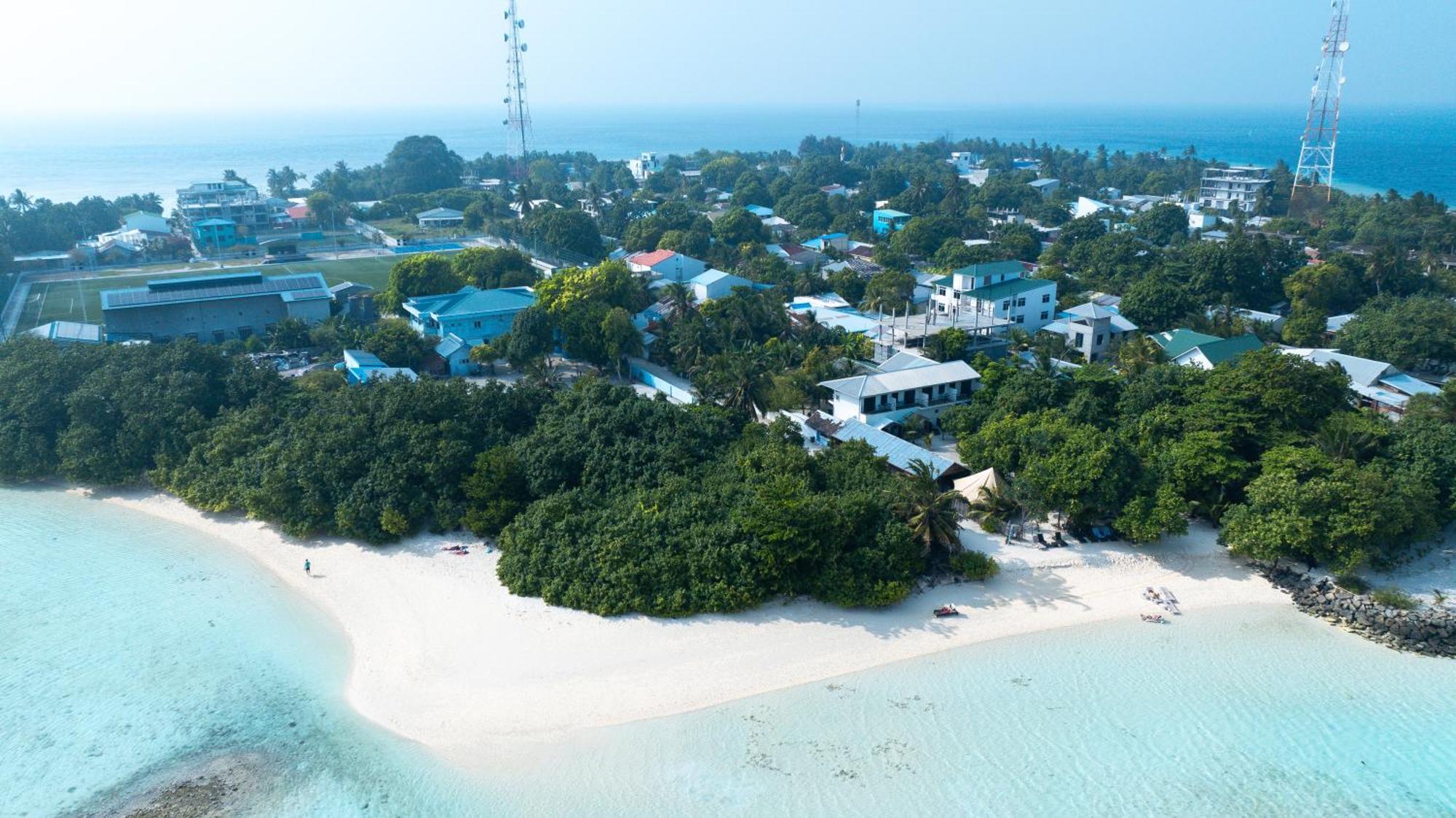 Tranquila Beach Hotel Rasdhoo Екстер'єр фото