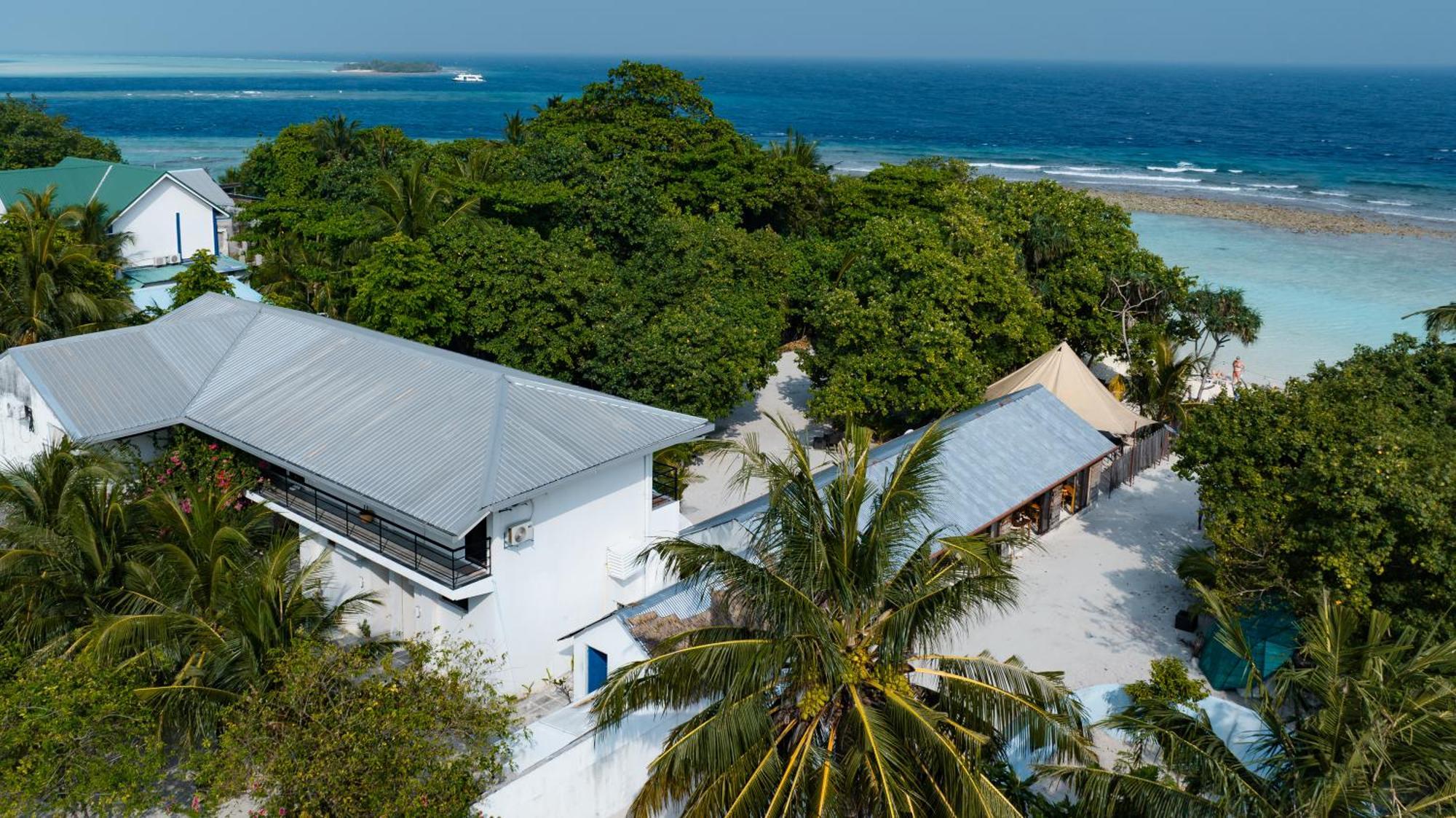 Tranquila Beach Hotel Rasdhoo Екстер'єр фото