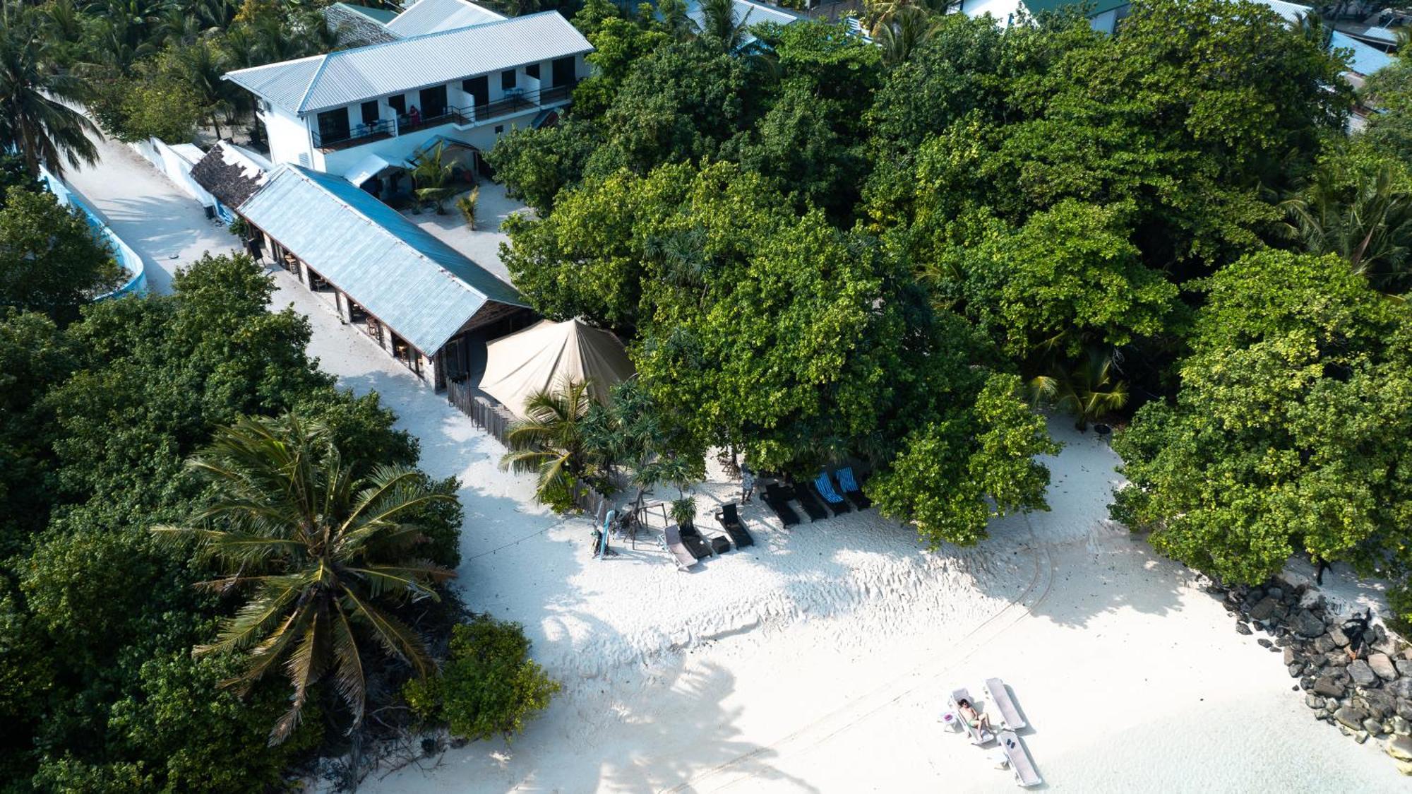 Tranquila Beach Hotel Rasdhoo Екстер'єр фото