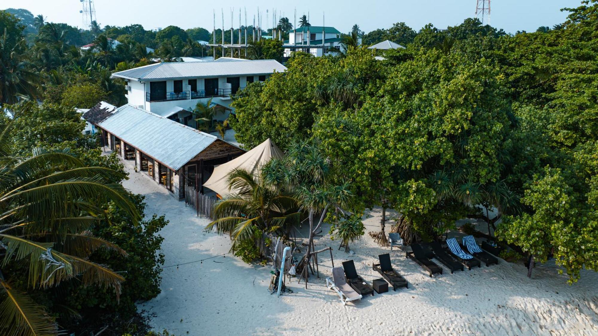 Tranquila Beach Hotel Rasdhoo Екстер'єр фото