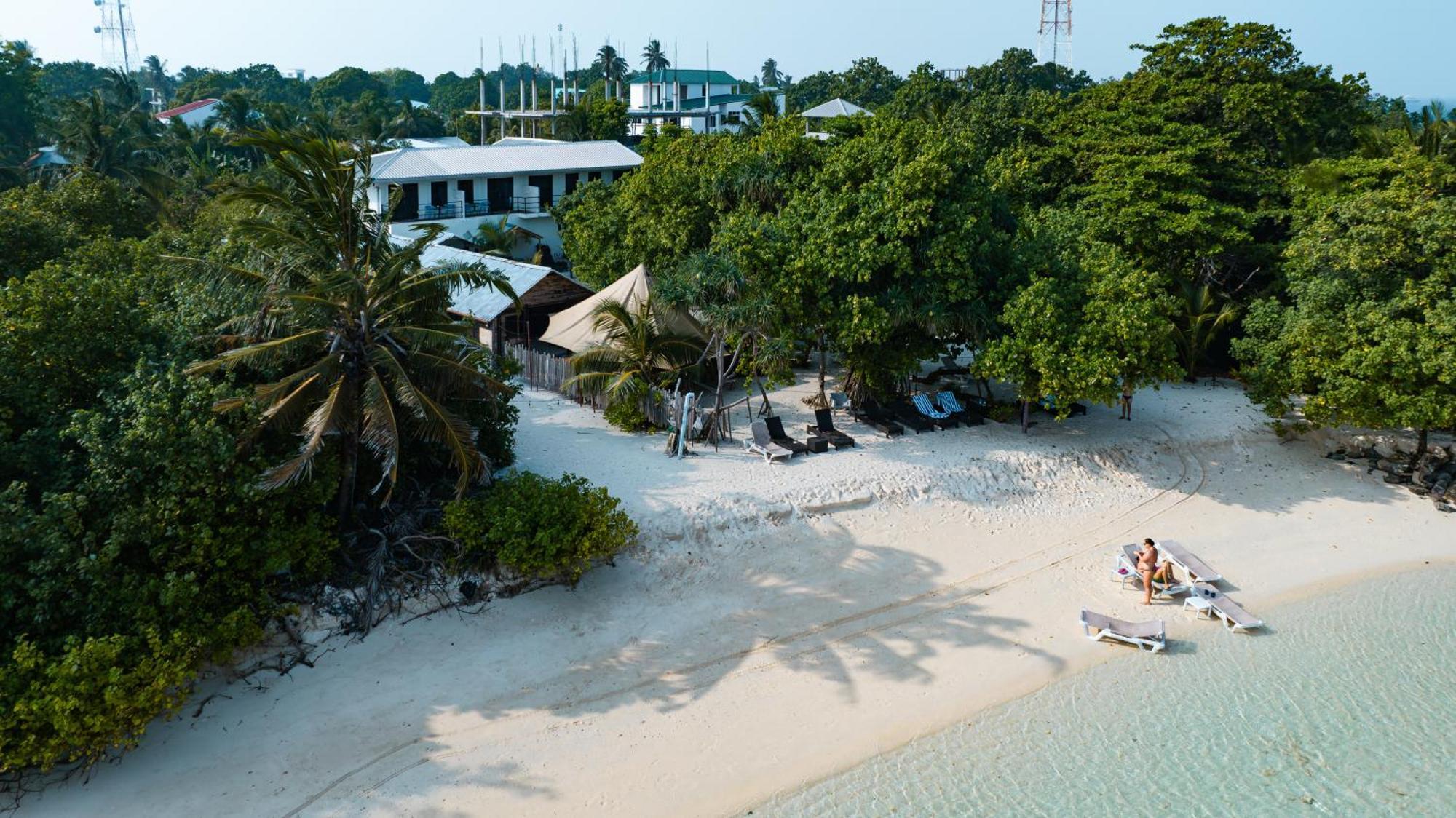 Tranquila Beach Hotel Rasdhoo Екстер'єр фото