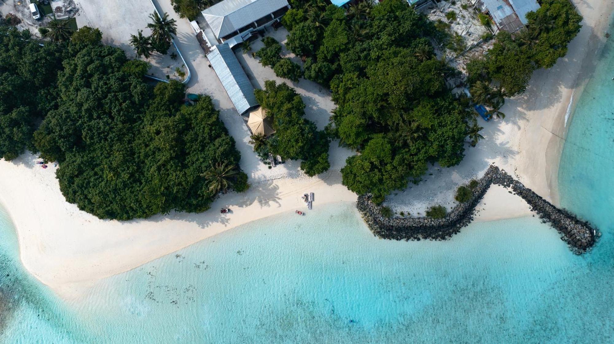 Tranquila Beach Hotel Rasdhoo Екстер'єр фото
