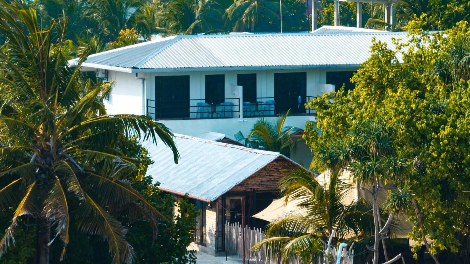 Tranquila Beach Hotel Rasdhoo Екстер'єр фото