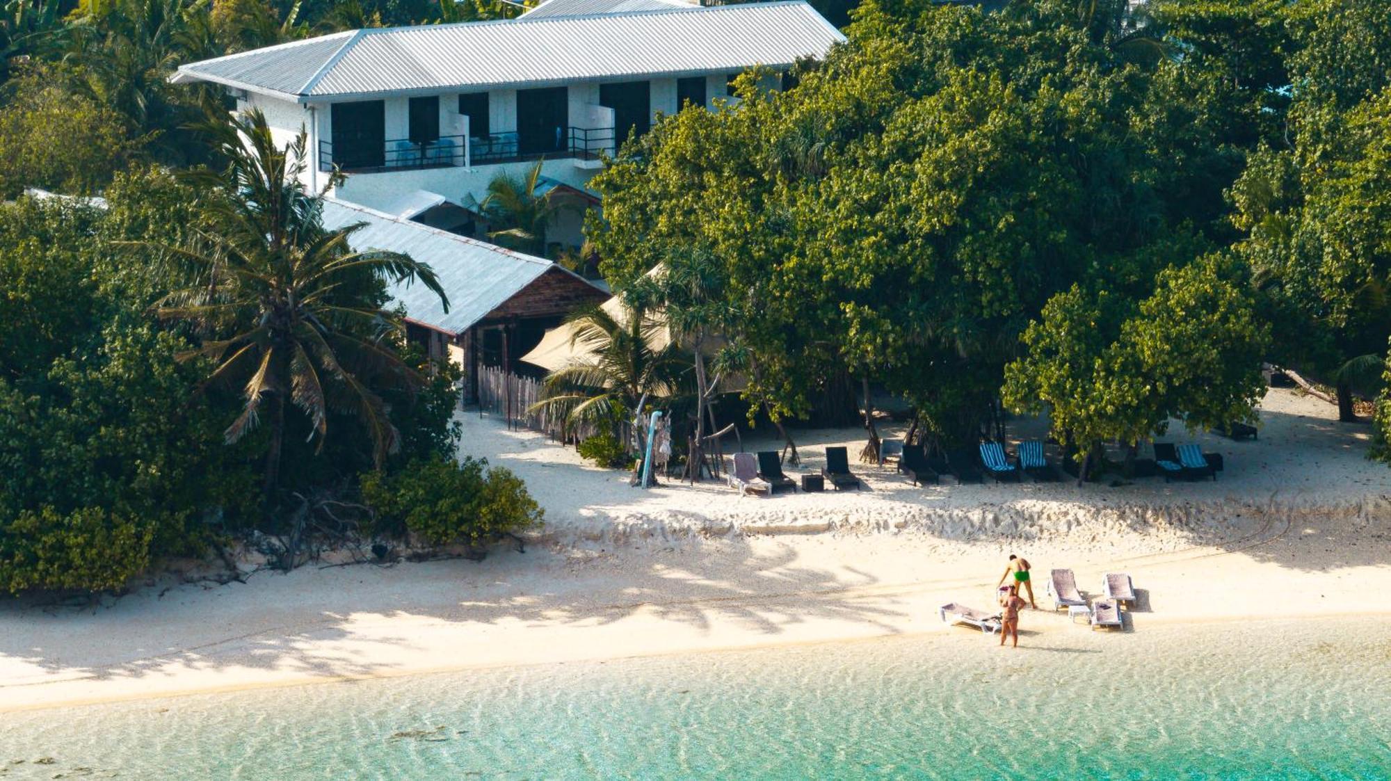 Tranquila Beach Hotel Rasdhoo Екстер'єр фото