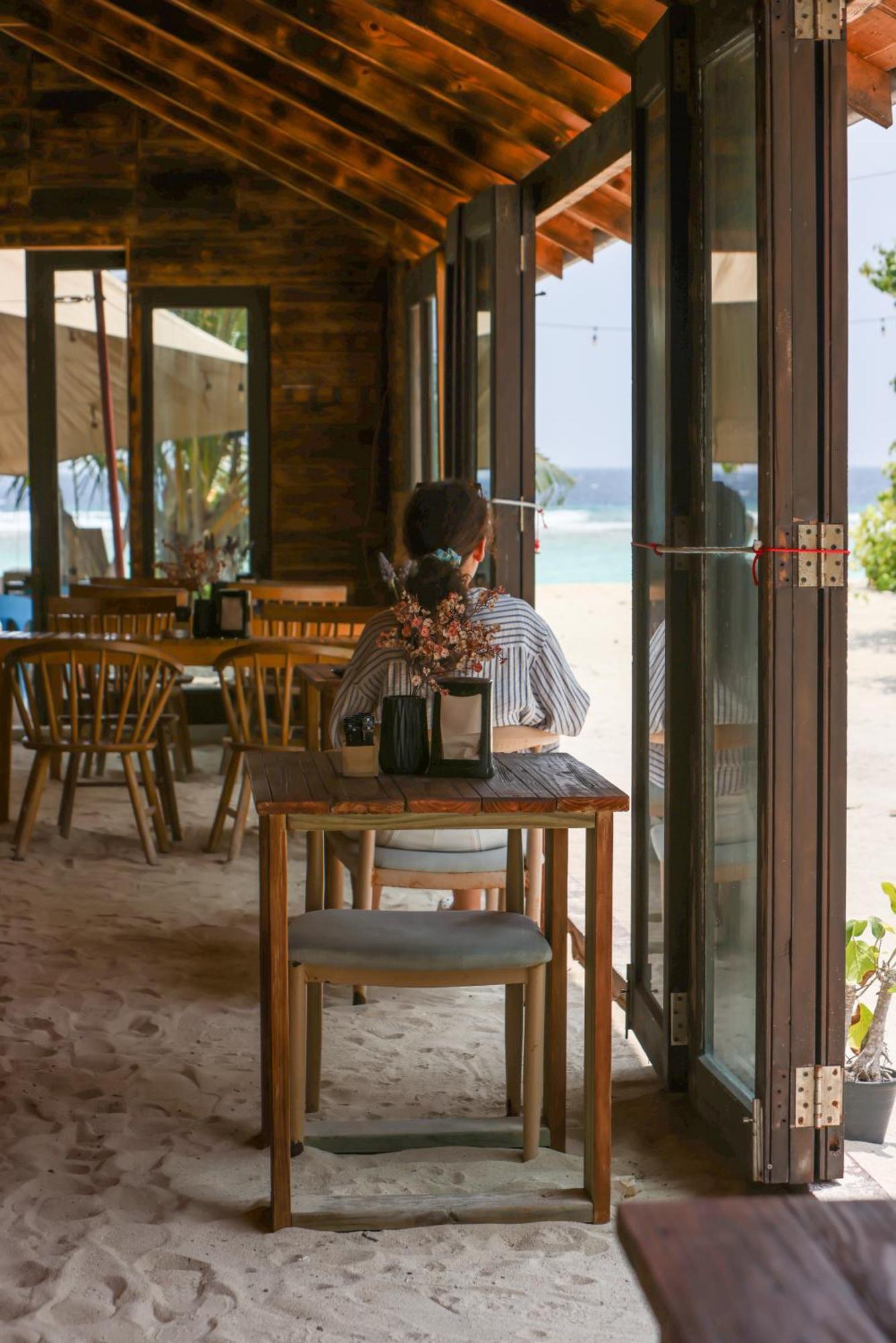 Tranquila Beach Hotel Rasdhoo Екстер'єр фото