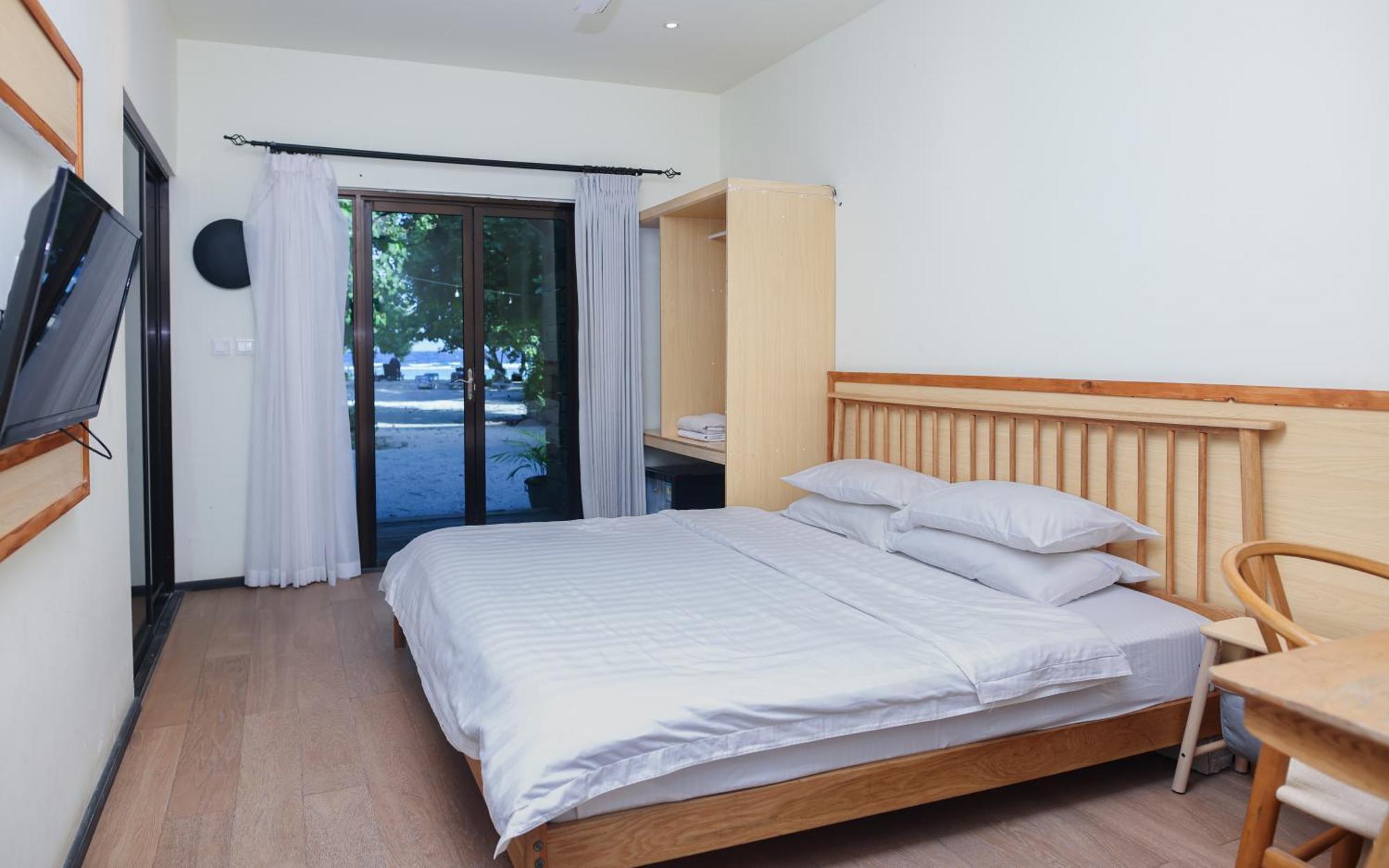 Tranquila Beach Hotel Rasdhoo Екстер'єр фото
