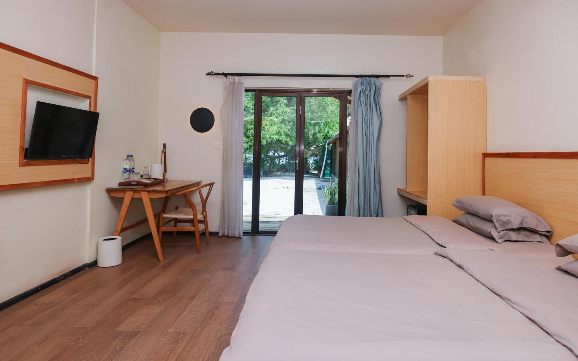 Tranquila Beach Hotel Rasdhoo Екстер'єр фото