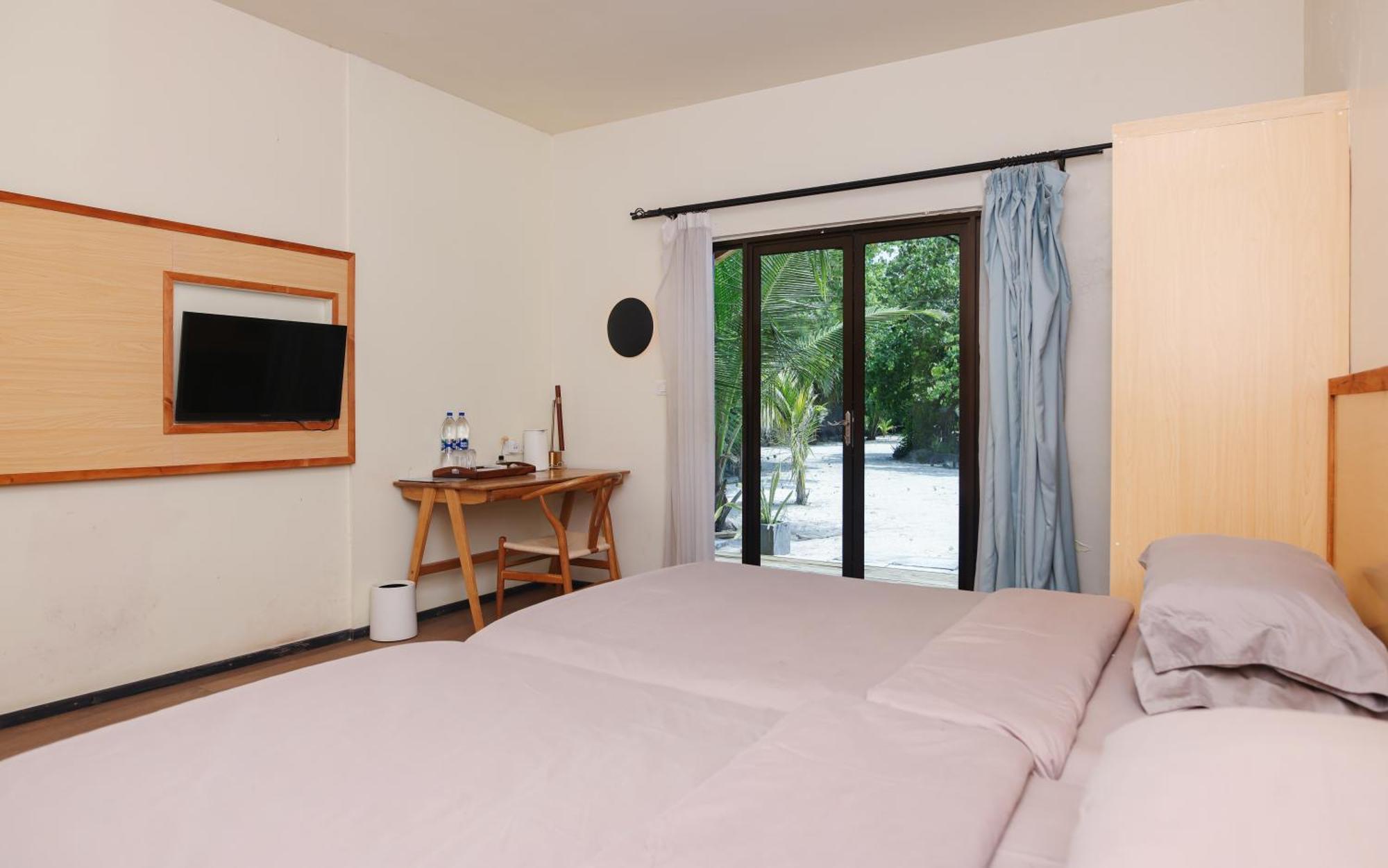 Tranquila Beach Hotel Rasdhoo Екстер'єр фото